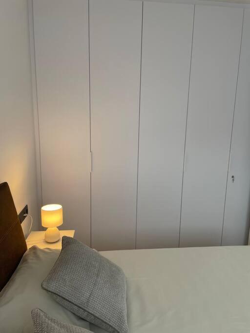 Appartement Estrenalo A Minutos De Bcn à Sant Feliu de Llobregat Extérieur photo