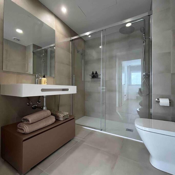 Appartement Estrenalo A Minutos De Bcn à Sant Feliu de Llobregat Extérieur photo
