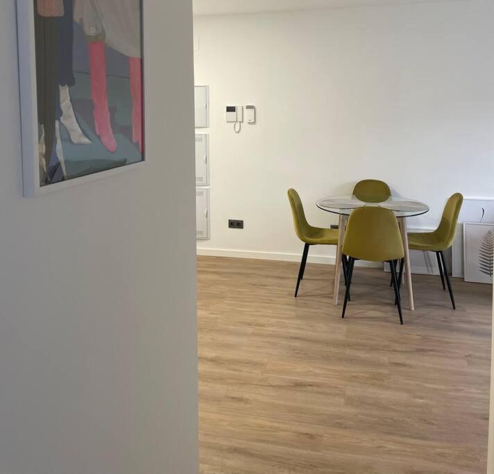 Appartement Estrenalo A Minutos De Bcn à Sant Feliu de Llobregat Extérieur photo